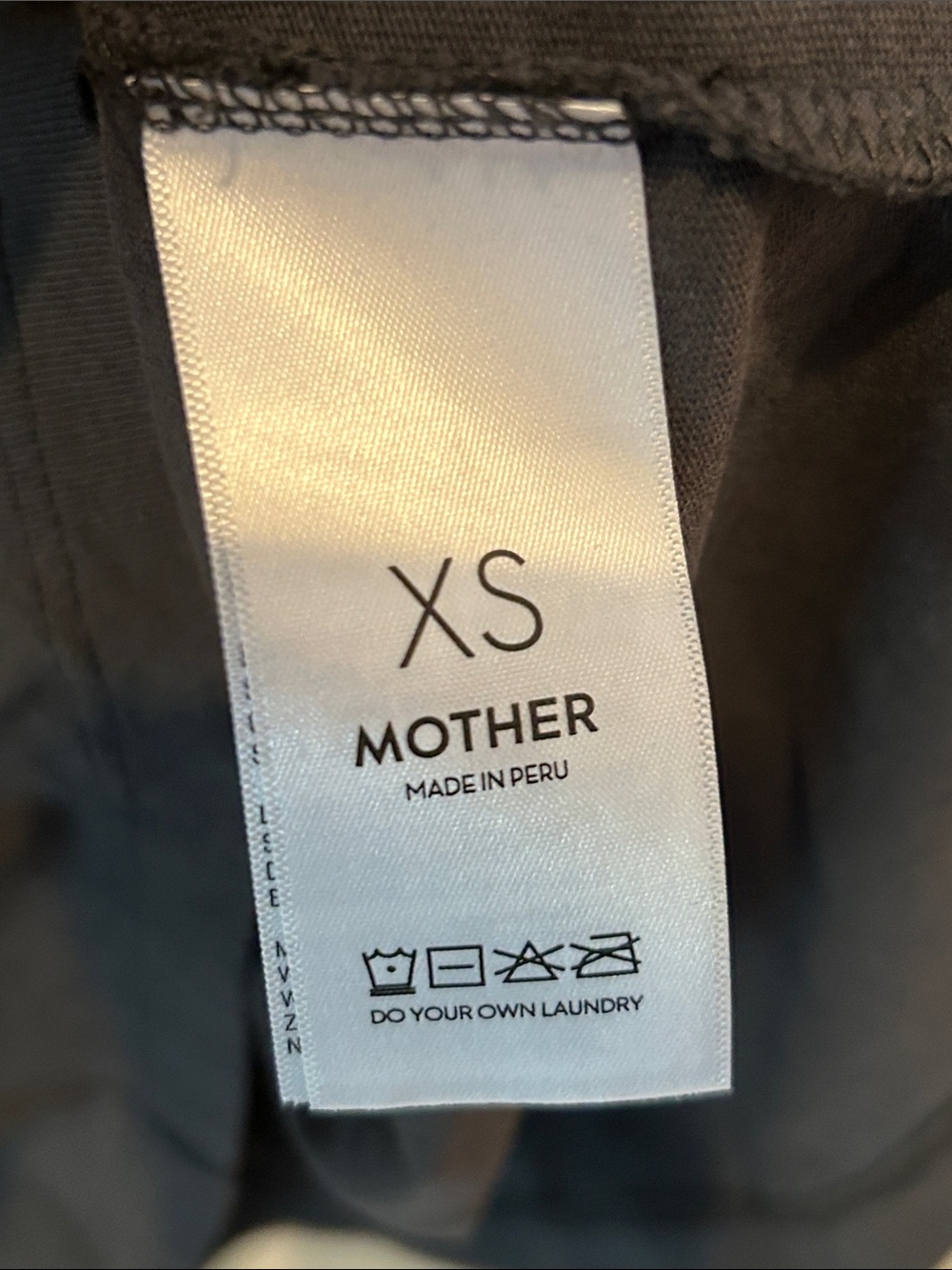 MOTHER "THE ROWDY" EMBELLISHED TEE SIZE XS - Picture 4 of 5